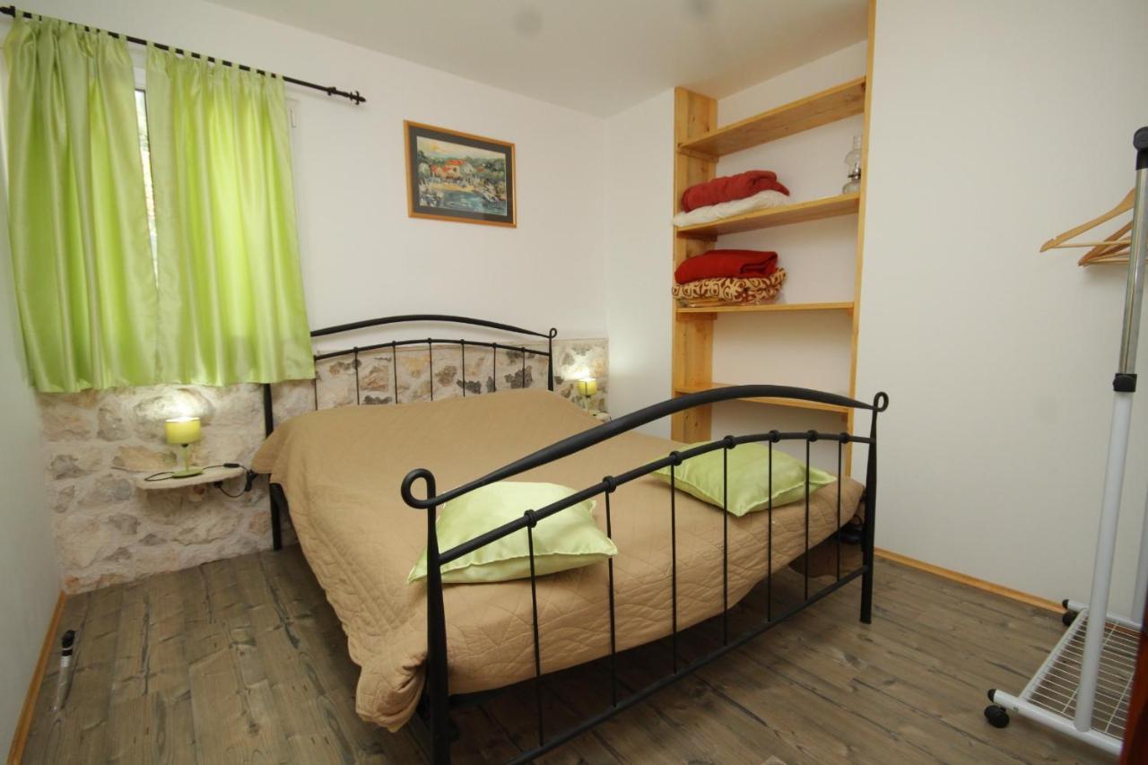 Seaside Secluded Apartments Cove Karkavac - Scedro, Hvar - 8801 Jelsa  Kültér fotó