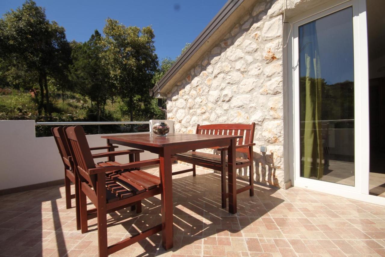 Seaside Secluded Apartments Cove Karkavac - Scedro, Hvar - 8801 Jelsa  Kültér fotó